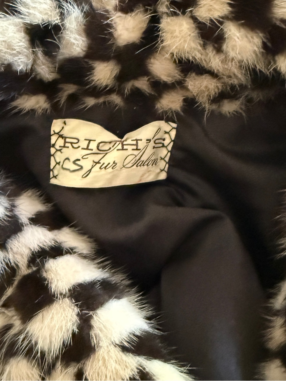 Rich’s vintage Women's Black & White Fur Coat